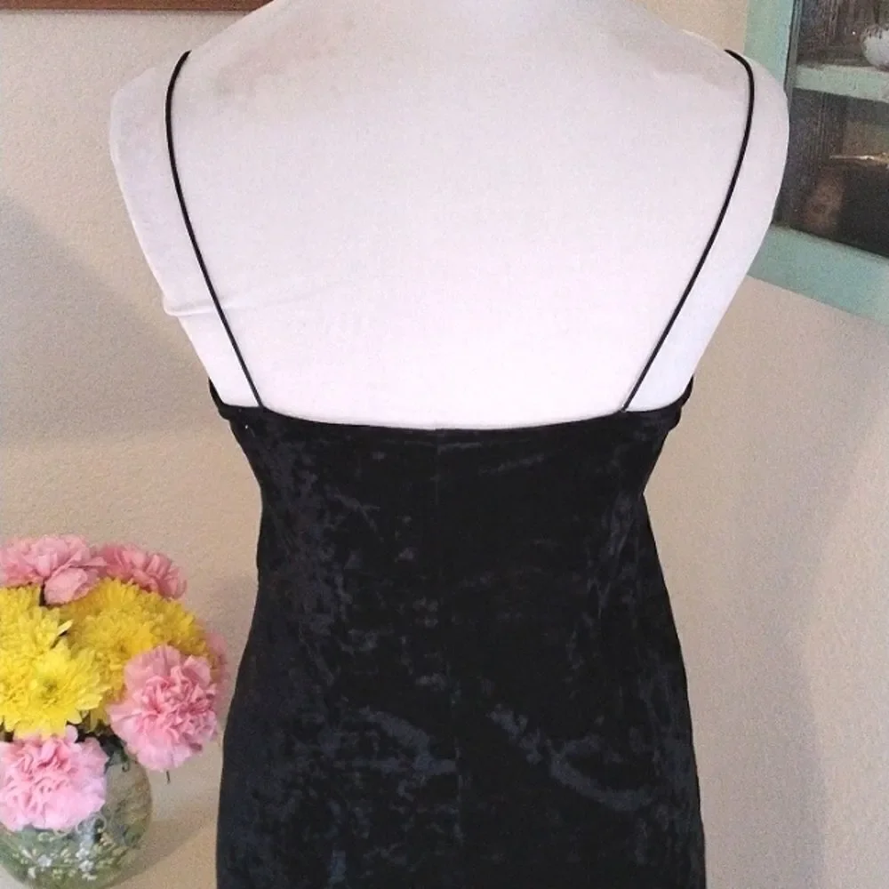 Divided Crushed Velvet Dress - Picture 5 of 10